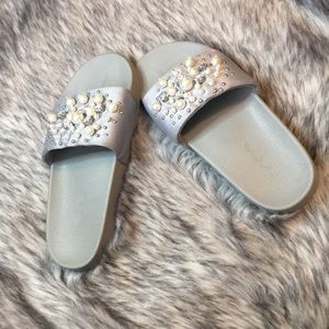 Bebe slides